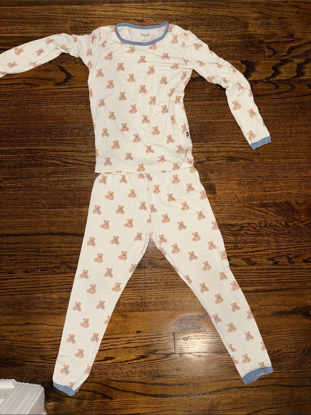 Kyte BABY White Pajama Set with Tan Teddy Bears and Blue Trim